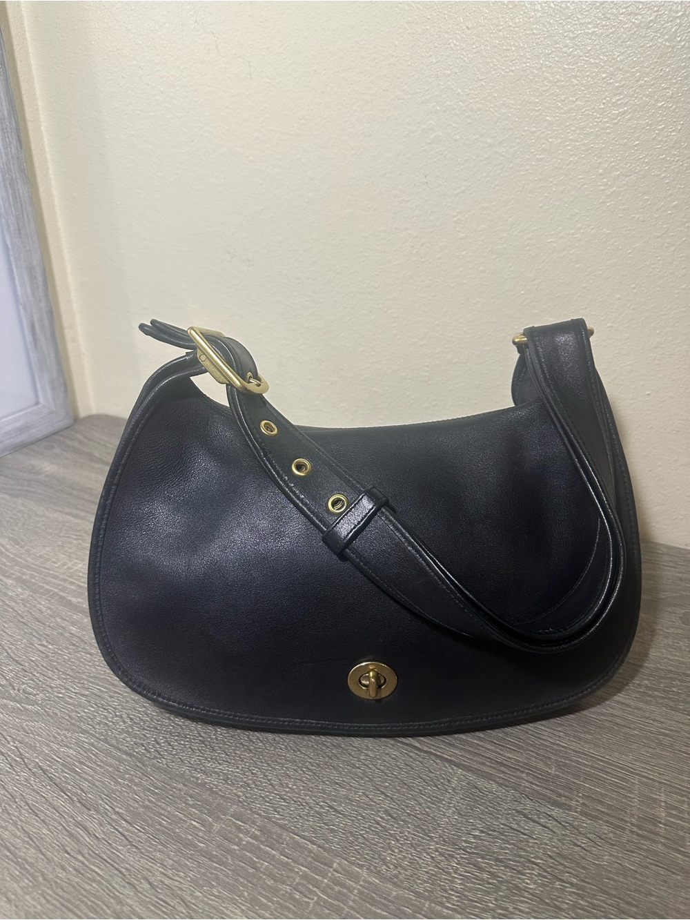 Vintage Coach 9338 Black Legacy Crescent Leather Shoulder Bag Brass Hardware